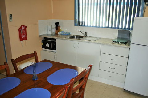 Baudin Beach Apartments - Redcliffe Tourism 5