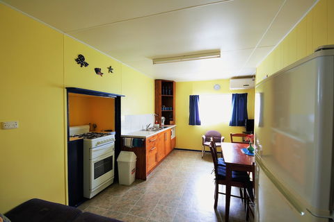 Baudin Beach Apartments - Redcliffe Tourism 6