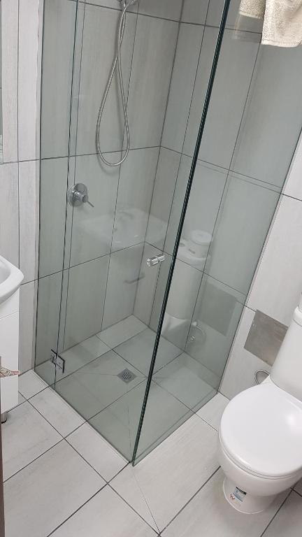 Cedarwood Apartments - Redcliffe Tourism 3