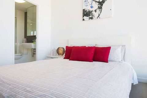 C3CBD Melbourne Apartment - Redcliffe Tourism 6