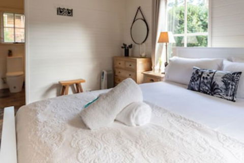 ARCADIA - The Barn Cottage & Rosehill Cottage - Redcliffe Tourism 0