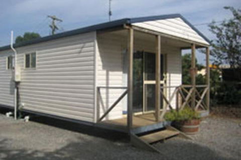 Sheffield Cabins & Apartments - Redcliffe Tourism 3
