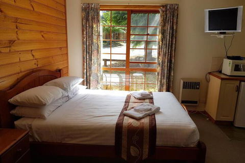 Cradle Chalet - Redcliffe Tourism 7