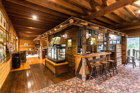 Cradle Chalet - Redcliffe Tourism 3