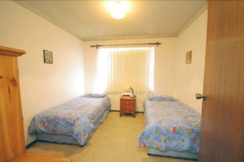 Avilla Court 2 - Redcliffe Tourism 2