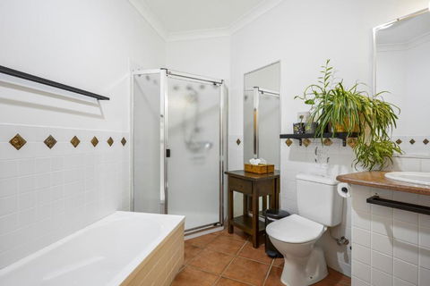 Aquila Retreat - Redcliffe Tourism 1