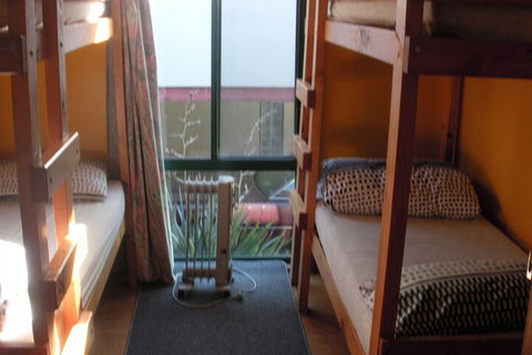 Bridport Seaside Lodge Backpackers - Redcliffe Tourism 1