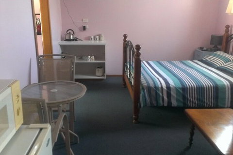 Bridport Seaside Lodge Backpackers - Redcliffe Tourism 7