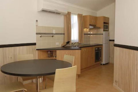 Longreach Tourist Park Caravan Park - Redcliffe Tourism 6