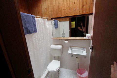 Bunkhouse Motel - Redcliffe Tourism 3