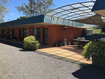 Avoca Motel - Redcliffe Tourism 3