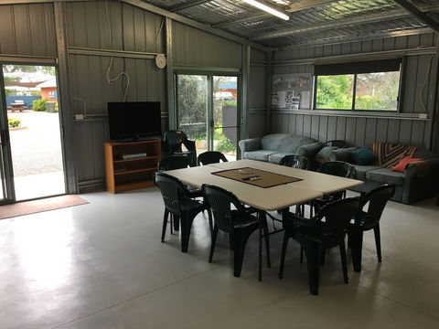 Avoca Motel - Redcliffe Tourism 4