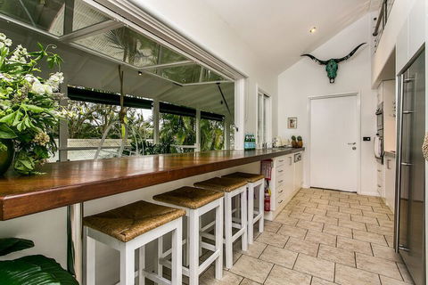 A PERFECT STAY - Cactus Rose Villa - Redcliffe Tourism 2