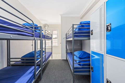 Ady's Place Backpackers - Redcliffe Tourism 3