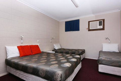 Motel Poinsettia - Redcliffe Tourism 4