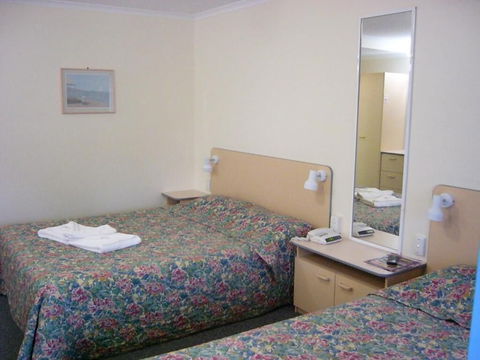 Mid Coast Motor Inn - Redcliffe Tourism 6