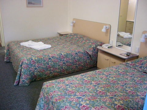 Mid Coast Motor Inn - Redcliffe Tourism 5