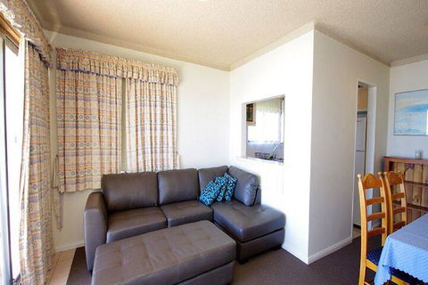 Avilla Court 1 - Redcliffe Tourism 3