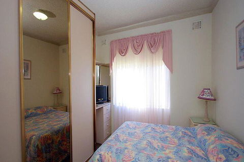 Avilla Court 1 - Redcliffe Tourism 5