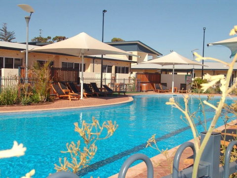 Mariner Waters Apartments - Redcliffe Tourism 2