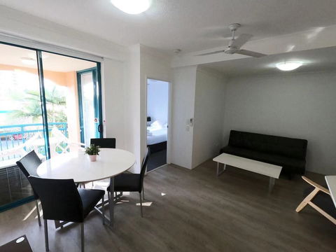Aruba Surf Resort - Redcliffe Tourism 2