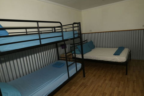 Scottys Mission Beach YHA - Redcliffe Tourism 5