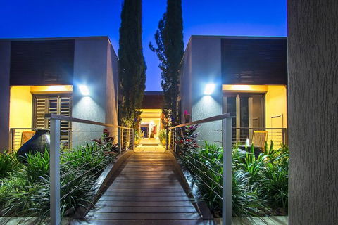 Grandeur On Bay Three - Redcliffe Tourism 5