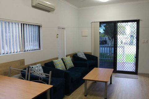 Mandurah Ocean Marina Chalets - Redcliffe Tourism 4