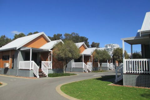 Mandurah Ocean Marina Chalets - Redcliffe Tourism 0