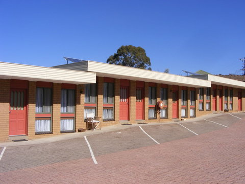 Eaglehawk Motel - Redcliffe Tourism 1