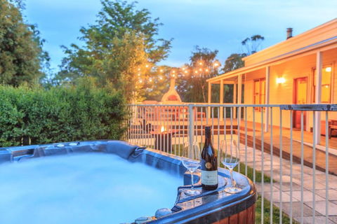 Country House Retreat - Redcliffe Tourism 2