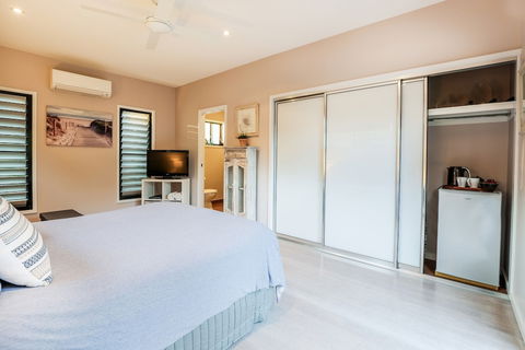Agnes Water Stays - Redcliffe Tourism 5