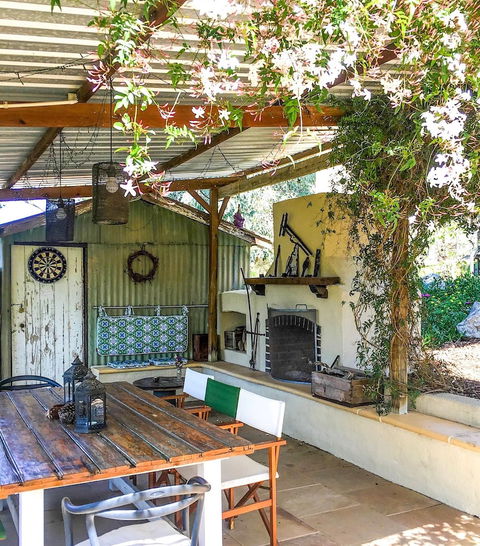 Karawatha Cottages B&B - Redcliffe Tourism 1