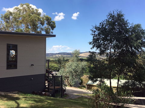 Karawatha Cottages B&B - Redcliffe Tourism 3