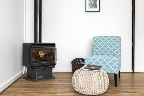 Karawatha Cottages B&B - Redcliffe Tourism 2