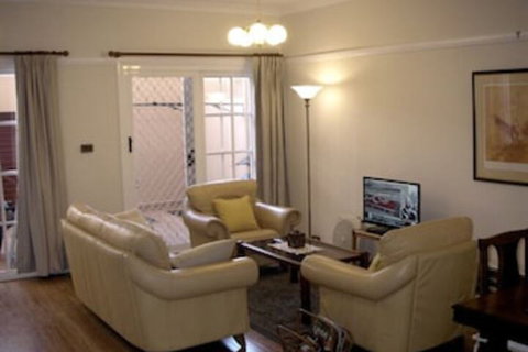 Newcastle Terraces & Apartments NBC Apartments - Redcliffe Tourism 1