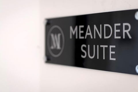 Arcoona Manor - Redcliffe Tourism 7