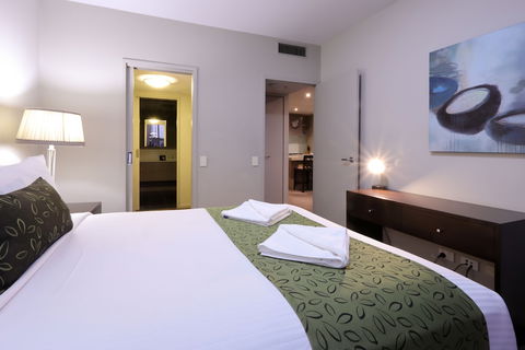 AKOM AT Docklands - Redcliffe Tourism 5