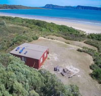Cloudy Bay Cabin - Redcliffe Tourism
