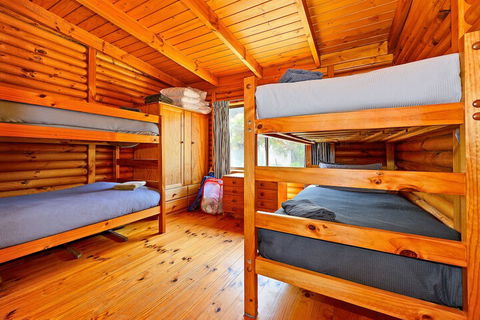 Cloudy Bay Cabin - Redcliffe Tourism 5