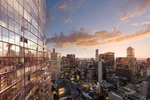 IFSuites (IFSTAYS) EQ Tower - Redcliffe Tourism 2
