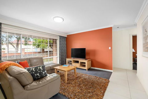 City Two Apartment - Redcliffe Tourism 3