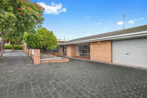 City Two Apartment - Redcliffe Tourism 0