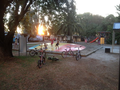 Nagambie Caravan Park & Motel - Redcliffe Tourism 1