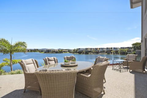 Allure At The Lakes - Redcliffe Tourism 0