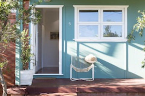 Artist Retreat - Redcliffe Tourism 0