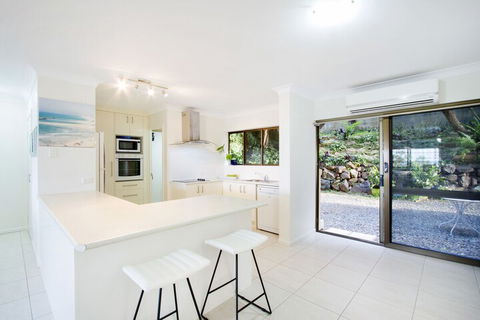 Aqua Marine Boutique Apartment - Redcliffe Tourism 4