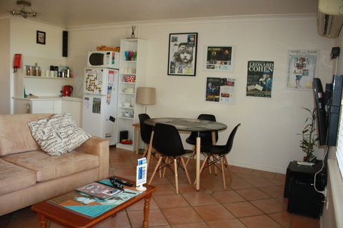 Shark Bay B & B - Redcliffe Tourism 3