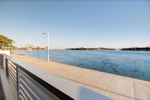 Seapoint 109 - Redcliffe Tourism 2