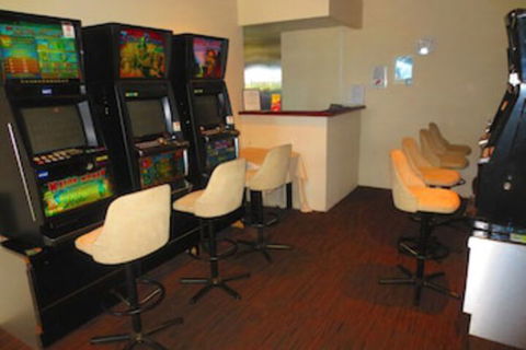 Forrest Beach Hotel - Redcliffe Tourism 2